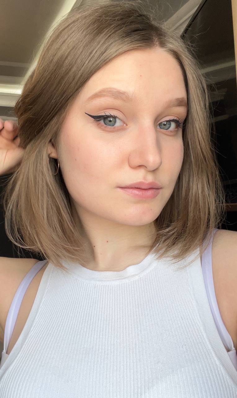 Елена Любимова
